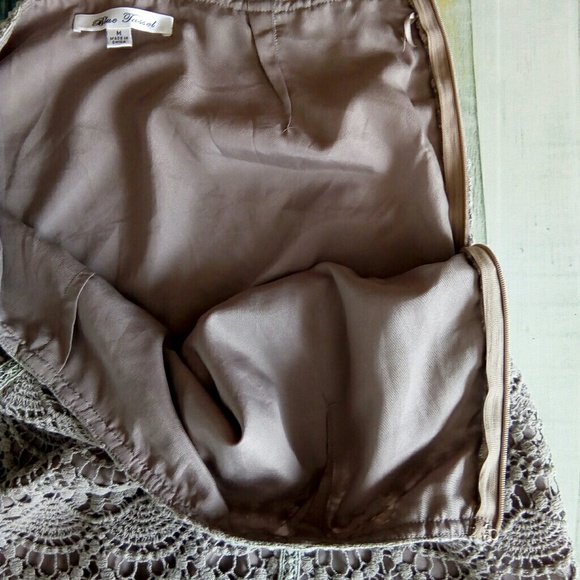 Blue tassel sold @Anthropologie crochet skirt - Picture 5 of 7